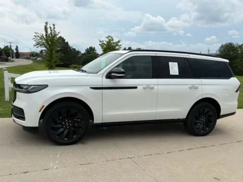 White 2026 Lincoln Navigator Reserve for sale in Maryville, MO