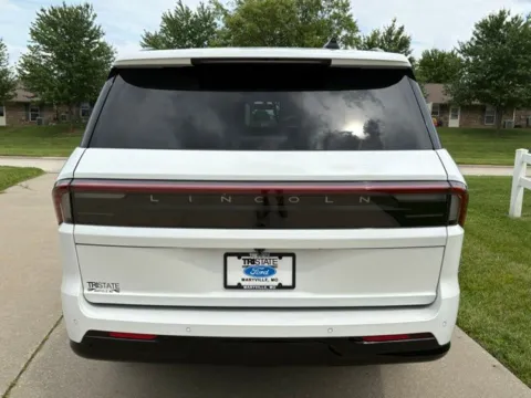 More photos of 2026 Lincoln Navigator Reserve at Tri-State Ford, MO