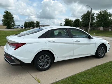 More photos of 2025 Hyundai Elantra Hybrid Blue at Tri-State Ford, MO
