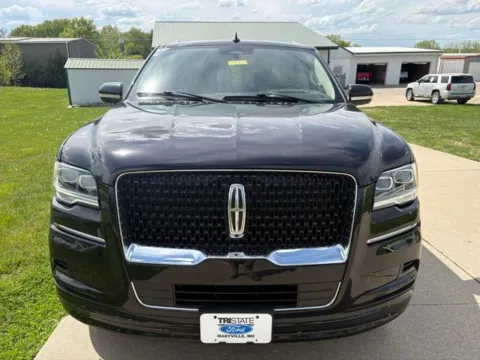 Photos of 2022 Lincoln Navigator L Reserve for sale in Maryville, MO at Tri-State Ford