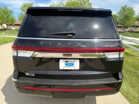 More photos of 2022 Lincoln Navigator L Reserve at Tri-State Ford, MO