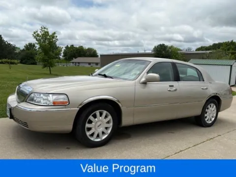 Unknown 2006 Lincoln Town Car Signature for sale in Maryville, MO
