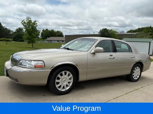 Unknown 2006 Lincoln Town Car Signature for sale in Maryville, MO