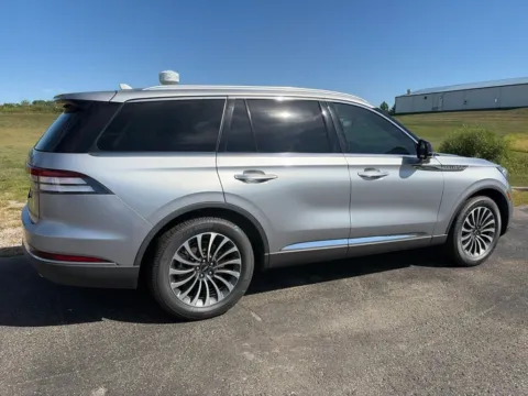 More photos of 2020 Lincoln Aviator Reserve at Tri-State Ford, MO