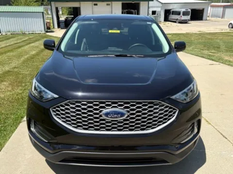 Photos of 2024 Ford Edge SEL for sale in Maryville, MO at Tri-State Ford