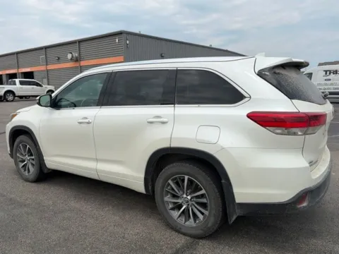 More photos of 2018 Toyota Highlander XLE at Tri-State Ford, MO