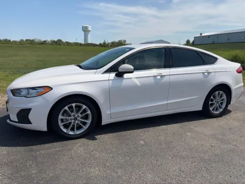 White 2020 Ford Fusion SE for sale in Maryville, MO