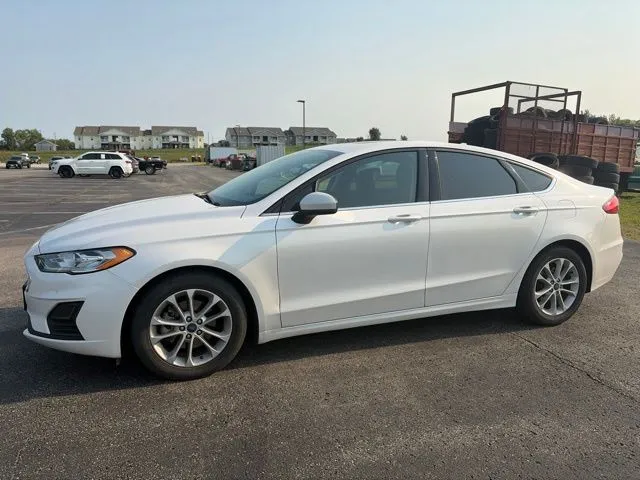 White 2020 Ford Fusion SE for sale in Maryville, MO