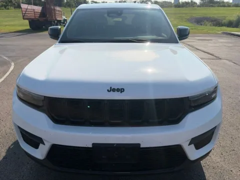 Photos of 2024 Jeep Grand Cherokee Altitude for sale in Maryville, MO at Tri-State Ford