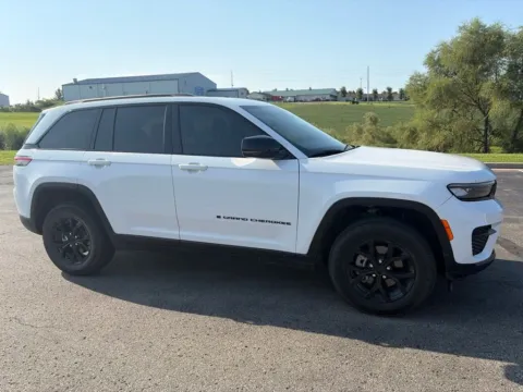 Another view of 2024 Jeep Grand Cherokee Altitude for sale in Maryville, MO at Tri-State Ford