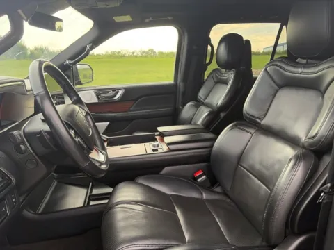 More photos of 2020 Lincoln Navigator Reserve at Tri-State Ford, MO