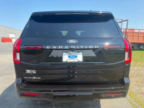 More photos of 2027 Ford Expedition Platinum at Tri-State Ford, MO