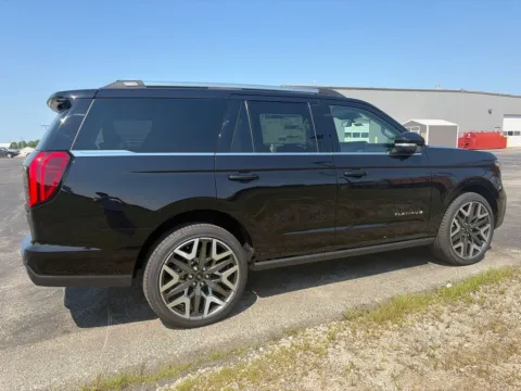More photos of 2027 Ford Expedition Platinum at Tri-State Ford, MO