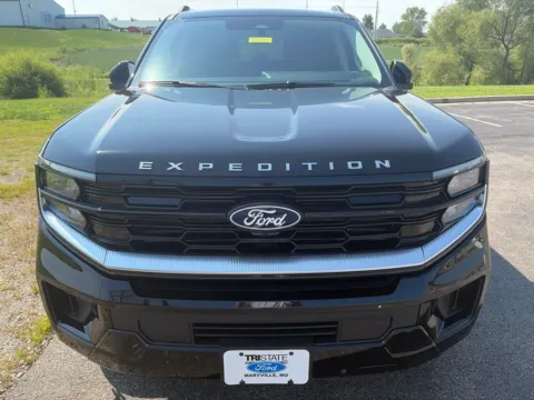Photos of 2027 Ford Expedition Platinum for sale in Maryville, MO at Tri-State Ford