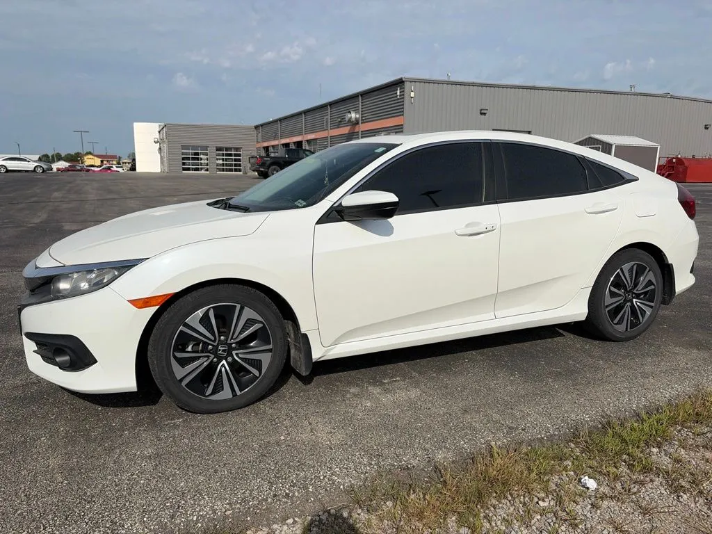 White 2017 Honda Civic EX-L for sale in Maryville, MO