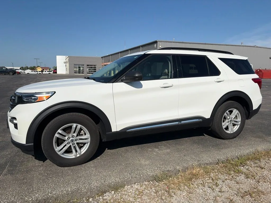 White 2023 Ford Explorer XLT for sale in Maryville, MO