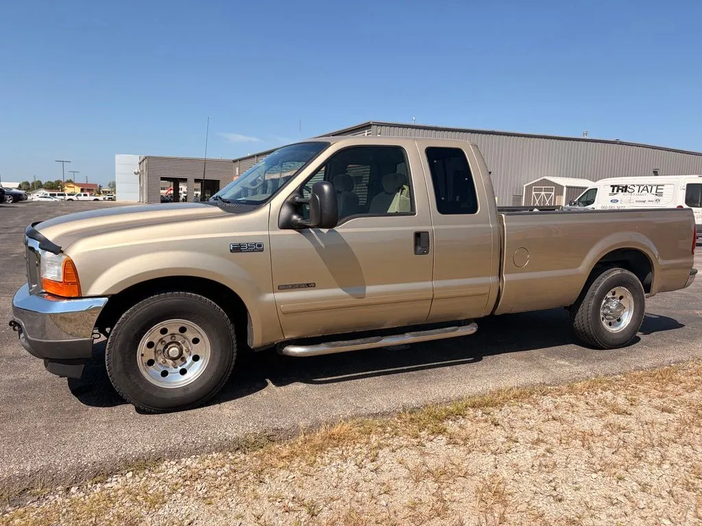 Gold 2001 Ford F-350SD XLT for sale in Maryville, MO