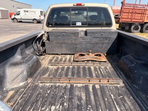 More photos of 2001 Ford F-350SD XLT at Tri-State Ford, MO