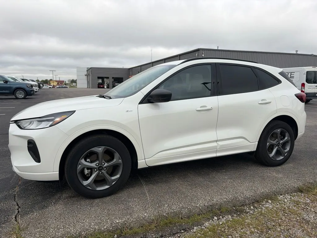White 2024 Ford Escape ST-Line for sale in Maryville, MO