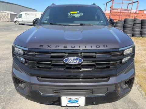 Photos of 2027 Ford Expedition Max Platinum for sale in Maryville, MO at Tri-State Ford