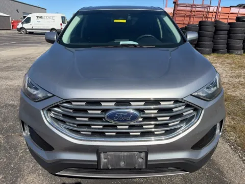 Photos of 2022 Ford Edge SEL for sale in Maryville, MO at Tri-State Ford
