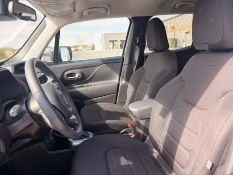 More photos of 2022 Jeep Renegade Latitude at Tri-State Ford, MO