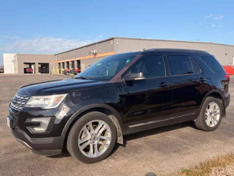 Black 2016 Ford Explorer XLT for sale in Maryville, MO