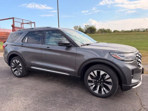 Another view of 2027 Ford Explorer Platinum for sale in Maryville, MO at Tri-State Ford