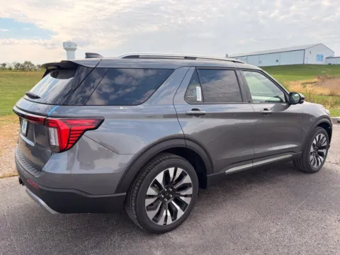 More photos of 2027 Ford Explorer Platinum at Tri-State Ford, MO
