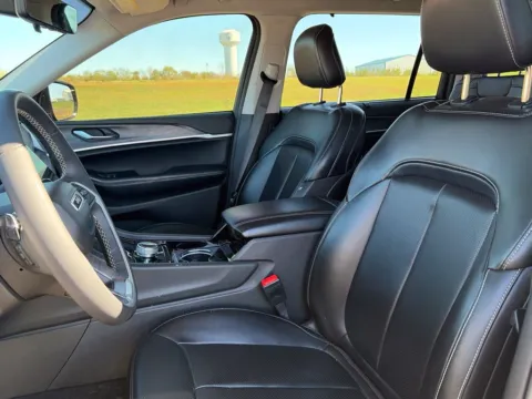 More photos of 2023 Jeep Grand Cherokee L Limited at Tri-State Ford, MO