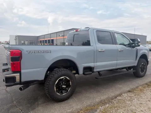 More photos of 2027 Ford F-350SD King Ranch at Tri-State Ford, MO
