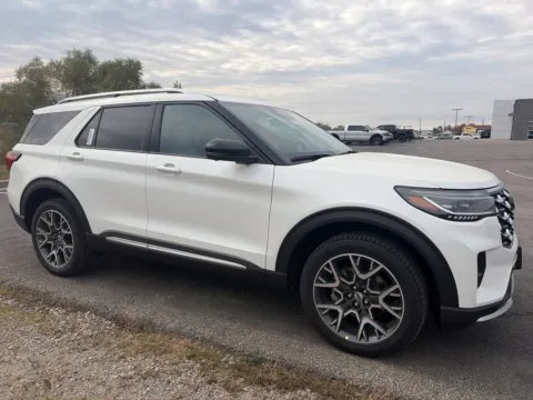 Another view of 2027 Ford Explorer Platinum for sale in Maryville, MO at Tri-State Ford