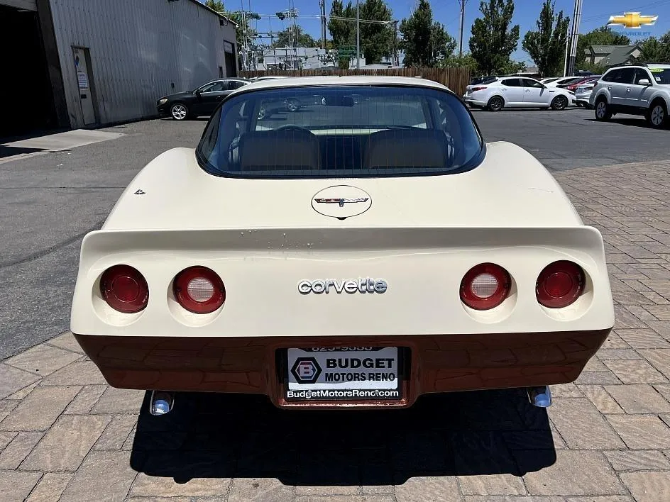 Chevrolet Corvette photo 3