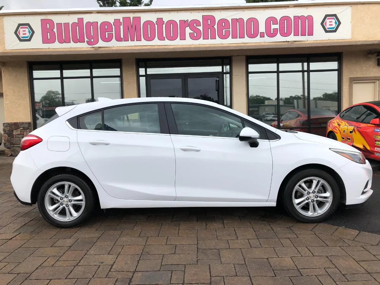 White 2018 Chevrolet Cruze LT Auto for sale in Reno, NV