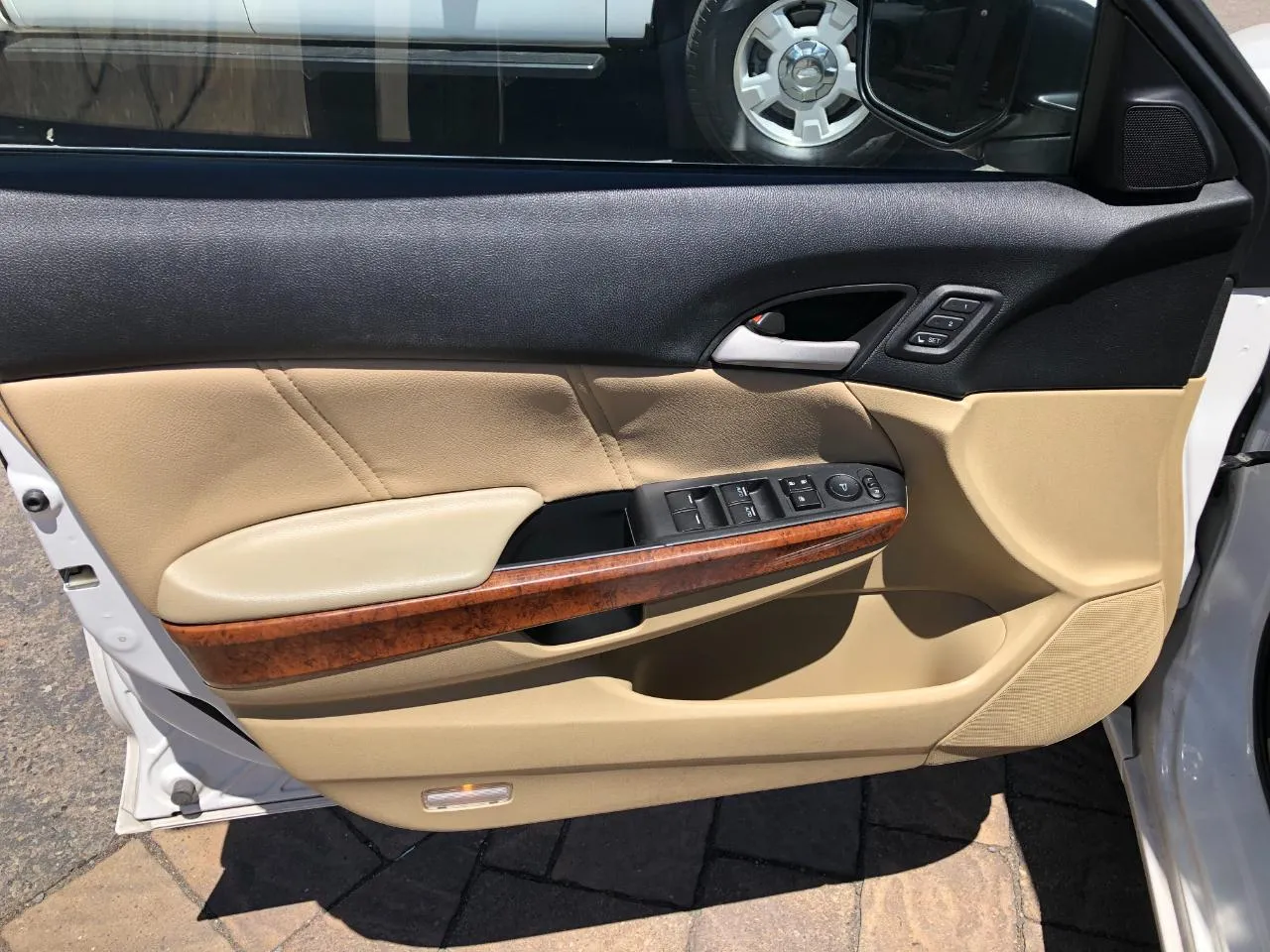 2012 Honda Accord EX-L V6 - Photo 10