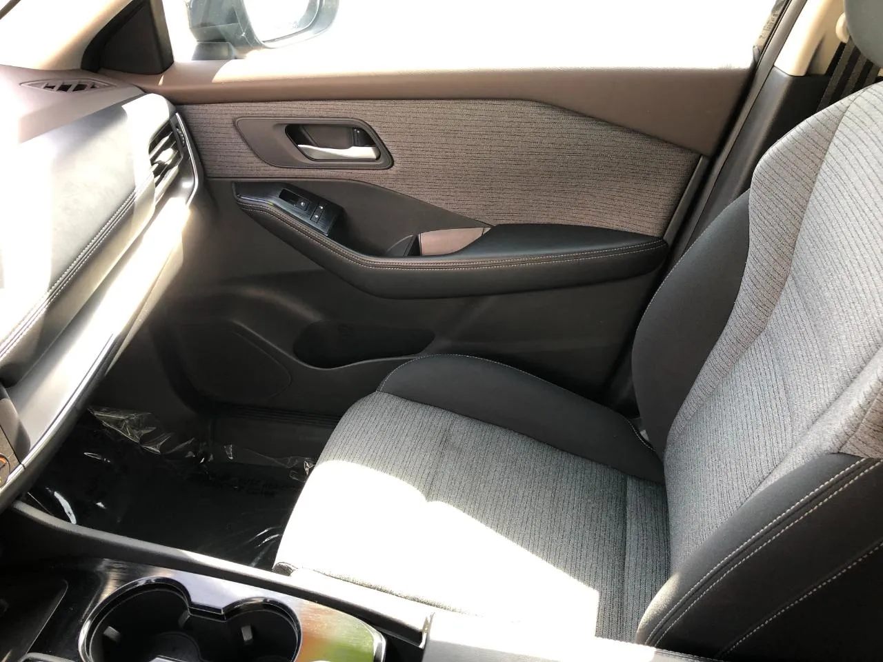 2023 Nissan Rogue SV - Photo 26