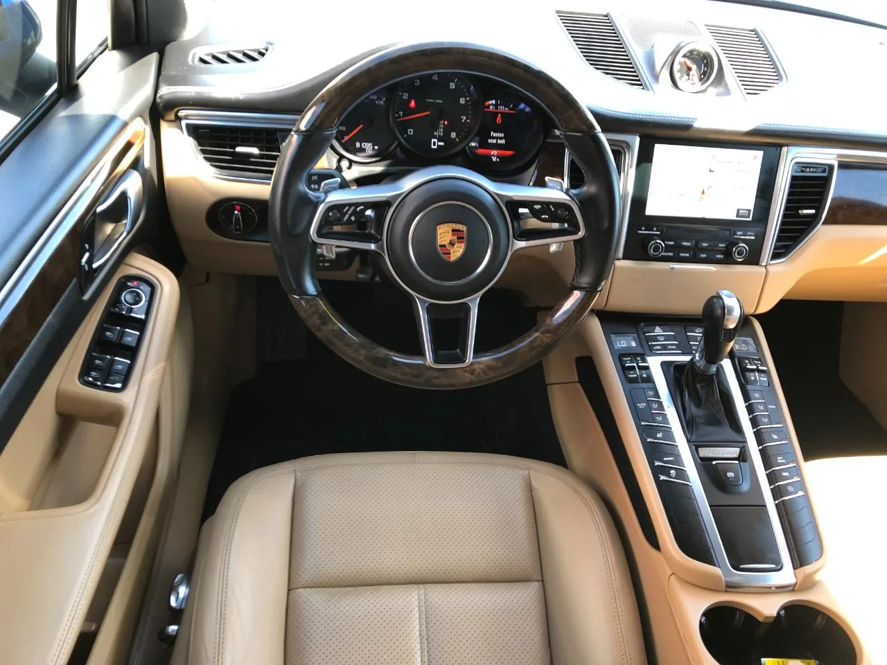 Porsche Macan photo 13