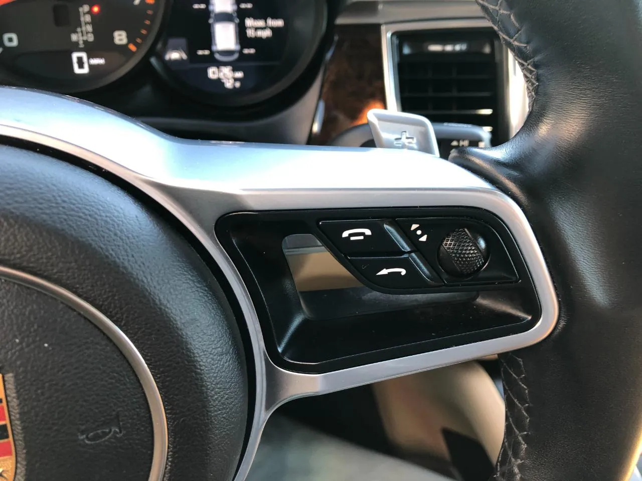 Porsche Macan photo 21