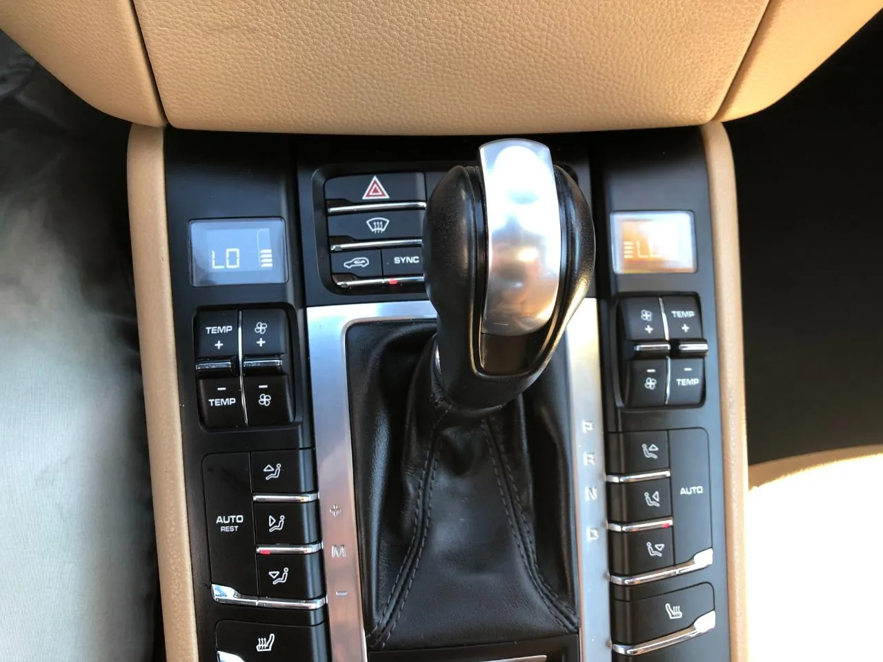 Porsche Macan photo 26