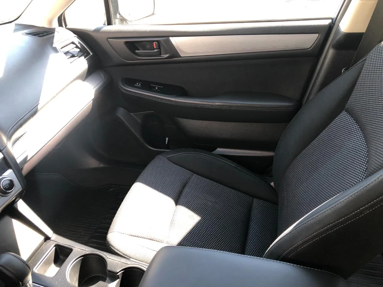 2016 Subaru Outback Base - Photo 25