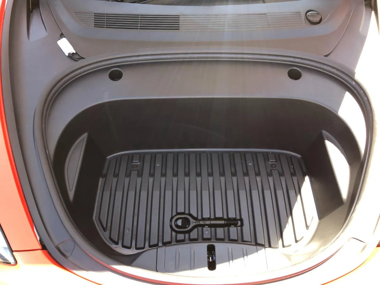 Tesla Model 3 photo 29