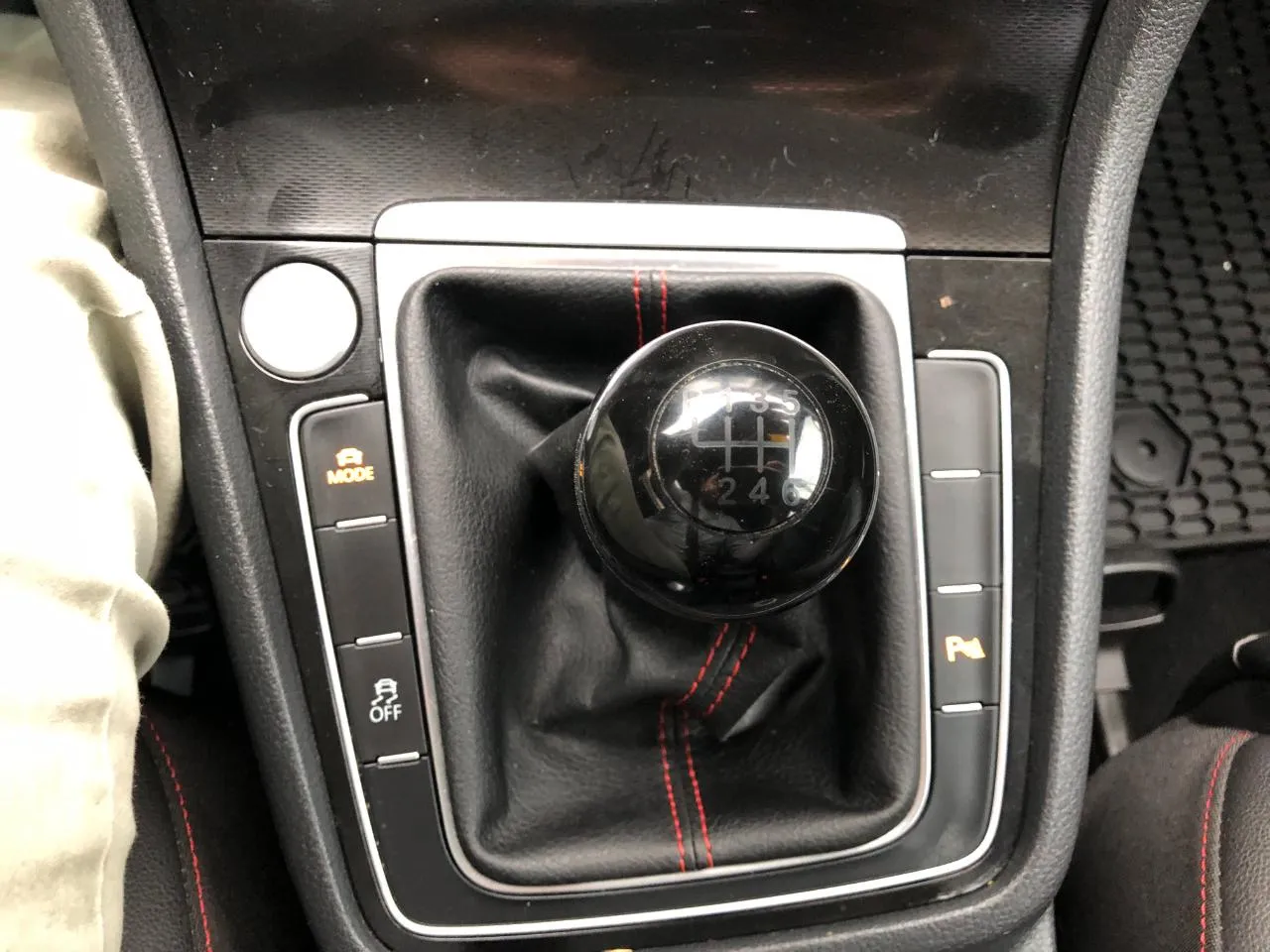 Volkswagen GTI photo 26