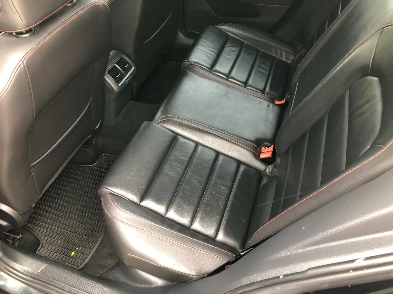 Volkswagen GTI photo 31