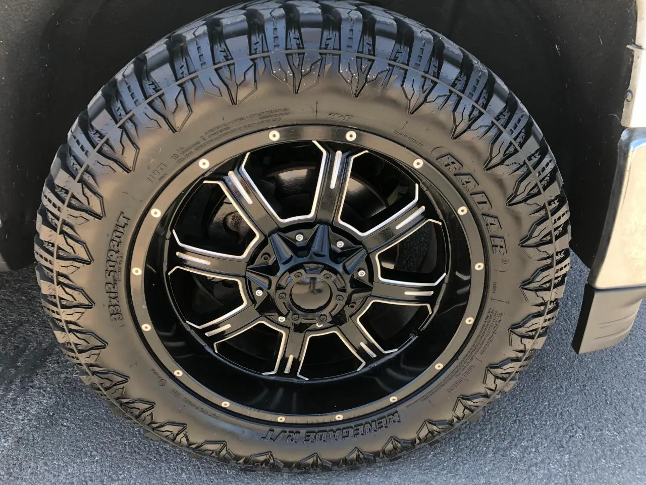 Chevrolet Silverado photo 8