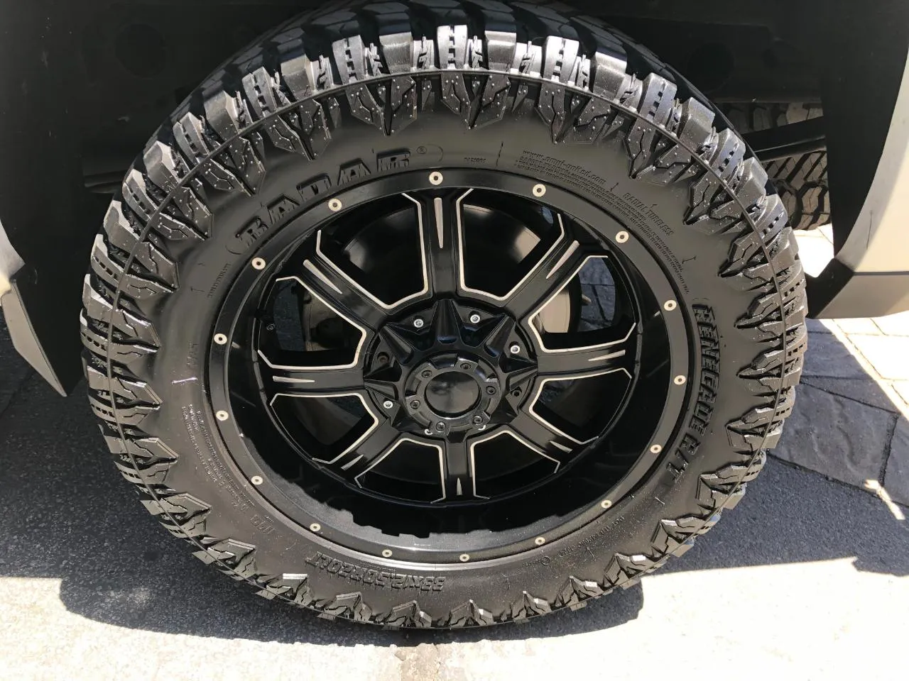 Chevrolet Silverado photo 12