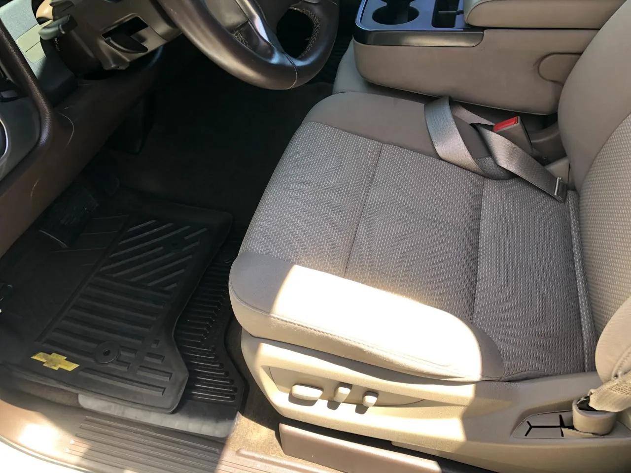 Chevrolet Silverado photo 19