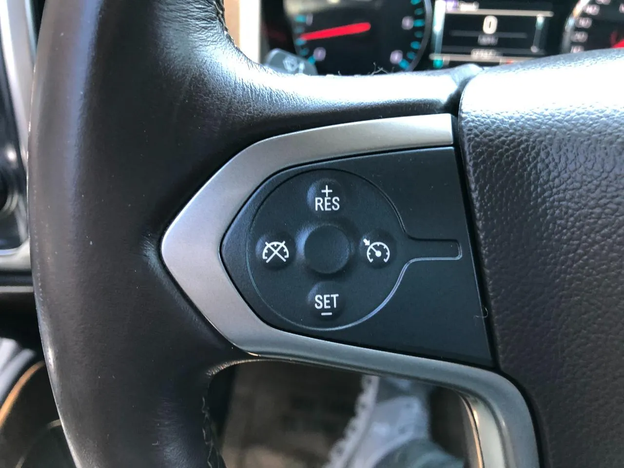 Chevrolet Silverado photo 24