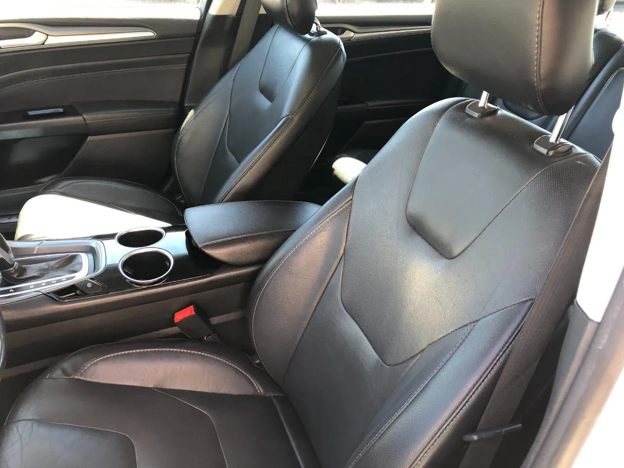 Ford Fusion photo 15