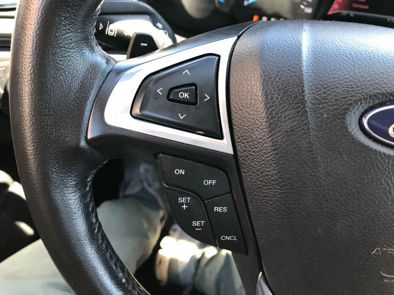 Ford Fusion photo 17