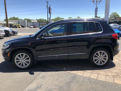 More photos of 2012 Volkswagen Tiguan SE 4Motion at Budget Motors, NV